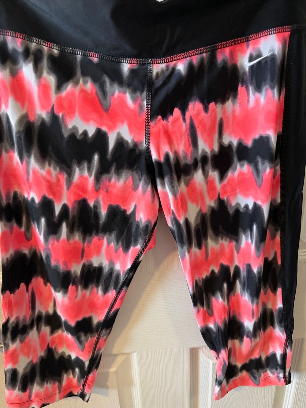 Nike women’s Black & Pink Tie-Dye Capri Leggings